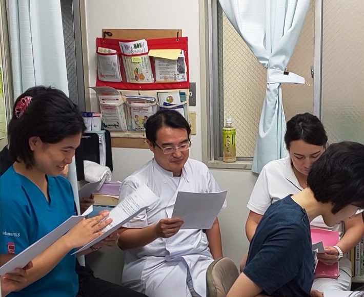 多職種カンファレンスと研修の様子です（千葉民医連・医学生研修医のページ）